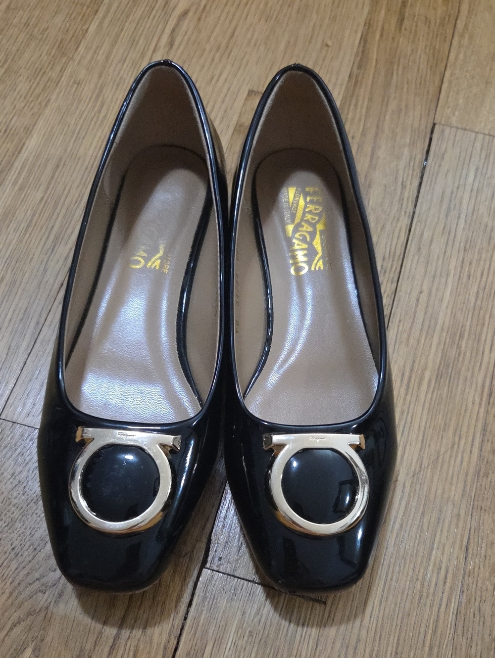 Ferragamo Gancini Ballet Flats